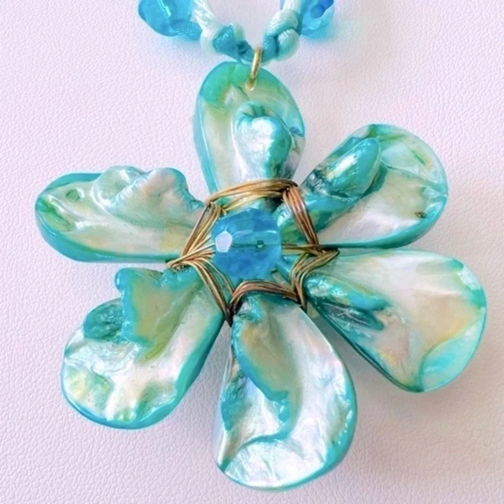 Double Turquoise Colored Chunky Beaded Necklace Large Flower Pendant Medallion - Picture 5 of 13